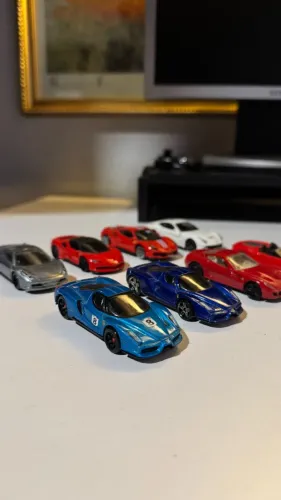 Lote 8 Ferrari Miniatura - Hot Wheels E Burago