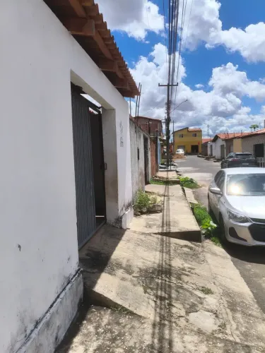 Casa resid. para venda com 100 m², com 03 qtos (01 st), Conj. São Paulo, B. São Sebastião