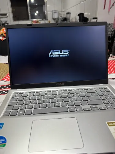 Notebook ASUS VivoBook Intel Core i3 11ª Geração | SSD 512GB | Excelente Estado