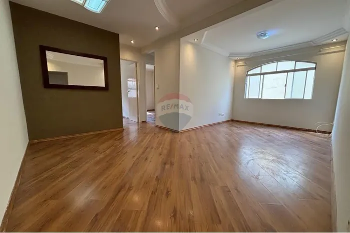 Apartamento com 3 dormitórios, vaga de garagem fixa e coberta na Vila Santa Clara!