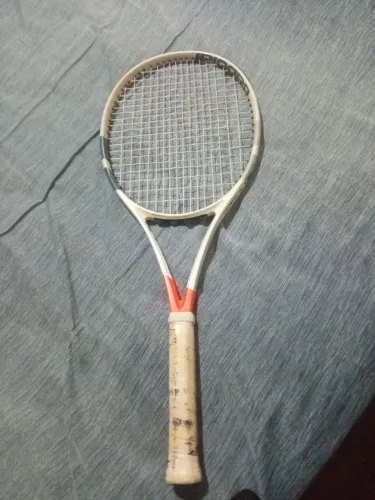 Vende-se raquete purê strike team,babolat