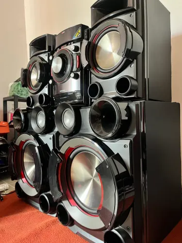 LG CM9530 COM 1800 rms bluetooth