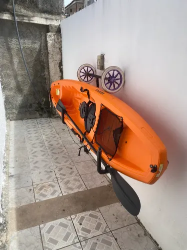 Caiaque + suporte + carrinho ..