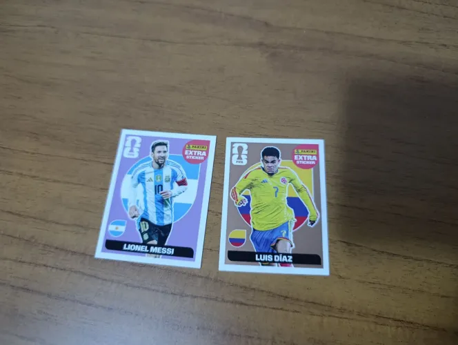 Figurinha legend do Messi e do Luís Diaz