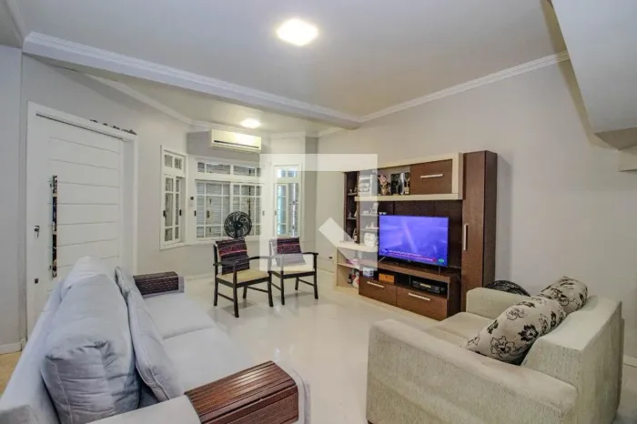 Casa à Venda - Sarandi II, 4 Quartos, 201 m2