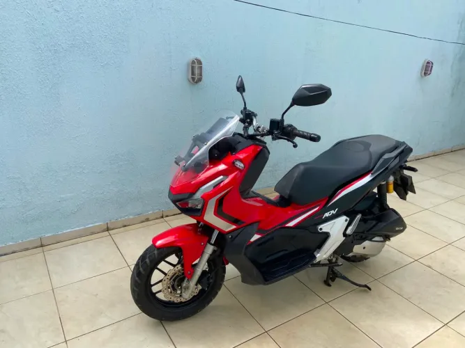 Moto ADV