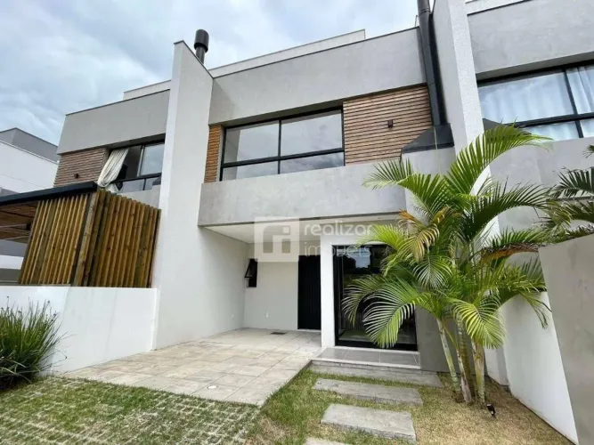 Sobrado Residencial à venda, Campeche, Florianópolis - SO0051.