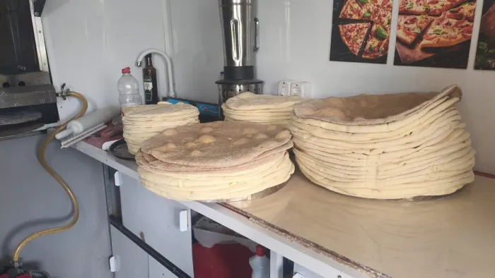 massa de pizza (M/6) 4,00 (G/8) 5,00 (F/12) 6,00