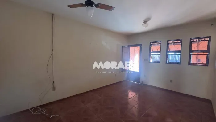 Casa com 2 quartos, 1 vaga à venda, 250 m² por R$ 270.000 - Parque Jaraguá - Bauru/SP