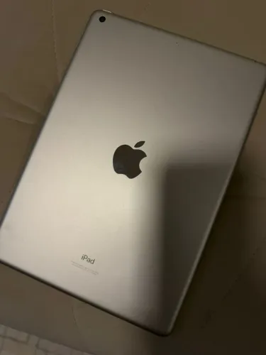 iPad Apple 9th Geração 10,2'' Wi-fi 64gb Prata (Usado)