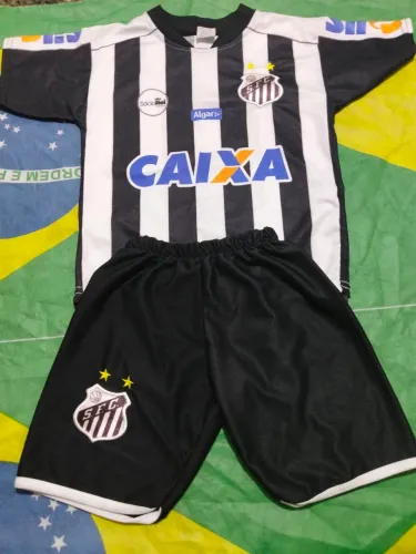 Camiseta e shorts dos santos tamanho 2