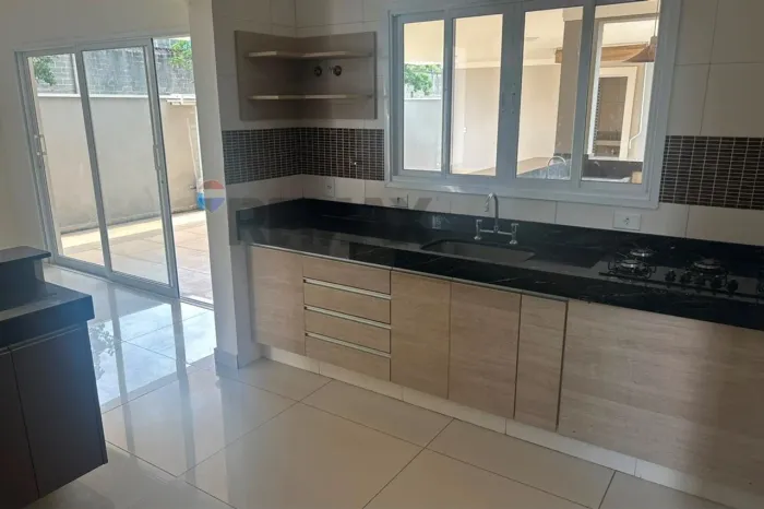 Casa de condomínio em Paulínia com 3 suítes