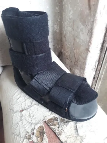 Bota Ortopédica pequena. 34 a 37