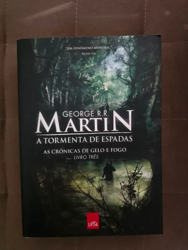 Livro A Tormenta de Espadas - George R.R. Martin | Ótimo Estado