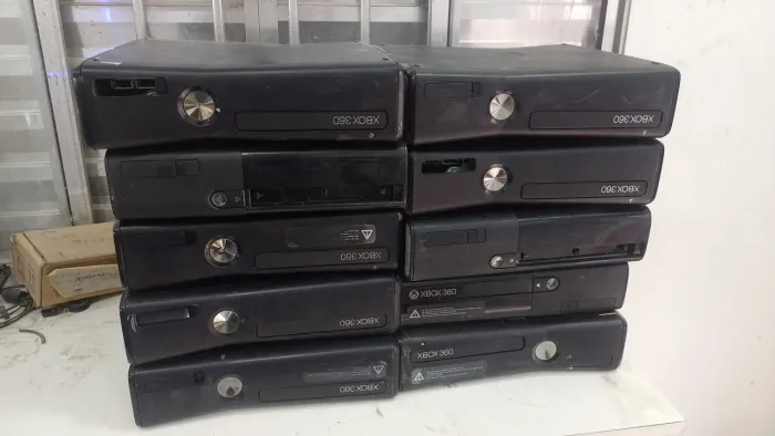 Lote Xbox 360 com defeito para peças ou conserto