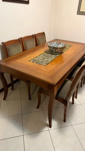 Mesa de madeira maciça 8 lugares