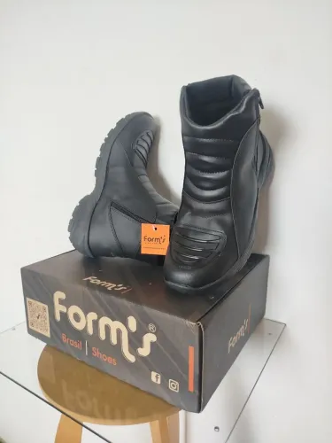 Bota pra Motoqueiro FORMS, com Duplo Zíper Lateral. Tam: 41/42 (PIX, DINHEIRO E CARTÃO).