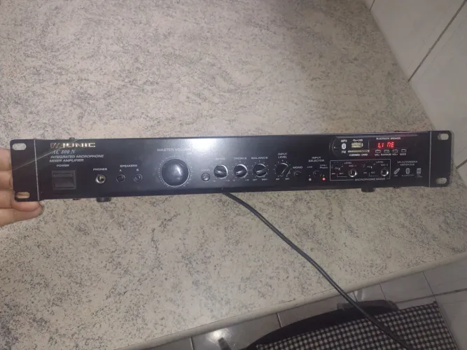 AMPLIFICADOR UNIC- AC 800N (DEFEITO)
