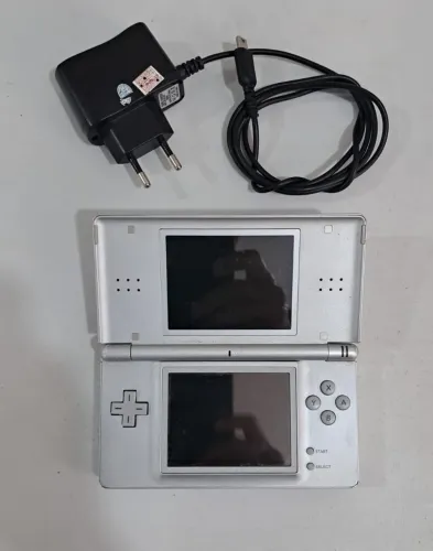 Nintendo DS Lite