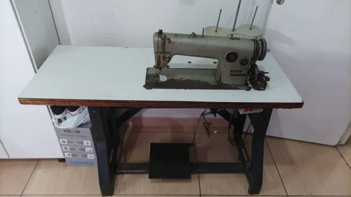 Máquina de Costura Industrial Completa