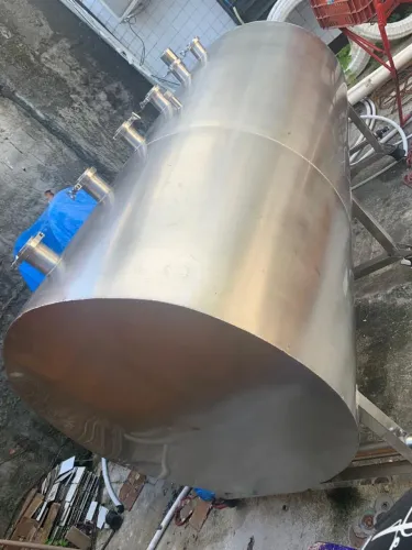 Vendo Reservatório de aço inox de 1.000 litros