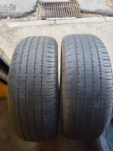 2 Pneus Bridgestone 265/60/18 70% de borracha.