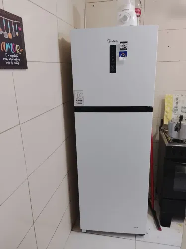 Geladeira Midea Frost Free pouco tempo de uso