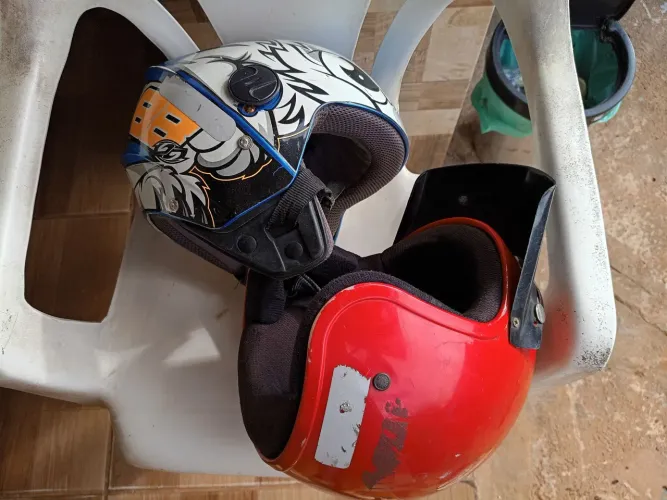 VENDO 2 CAPACETES