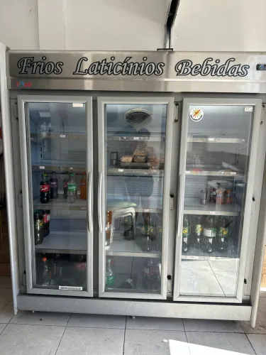 Freezer 3 portas de vidro