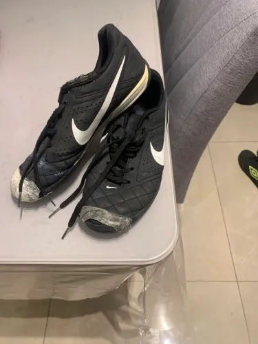Chuteira de futsal da Nike tamanho 38