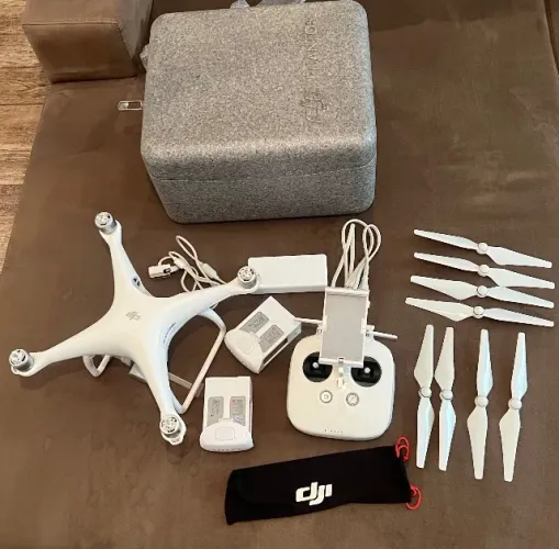 DJI Phantom 4 - Pouquíssimo Uso - 2 Baterias + Mala Original