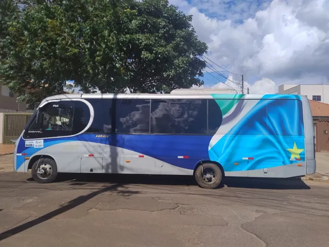 Microônibus Agrale Comil Pia 2011 24Lug