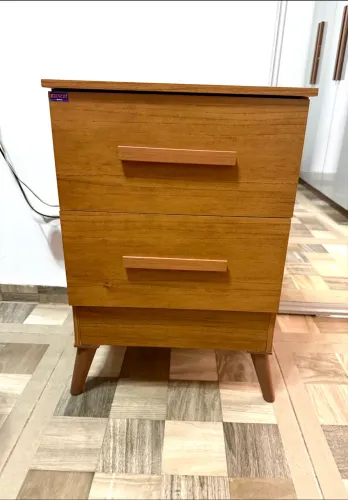 Cômoda ,criado mudo 
