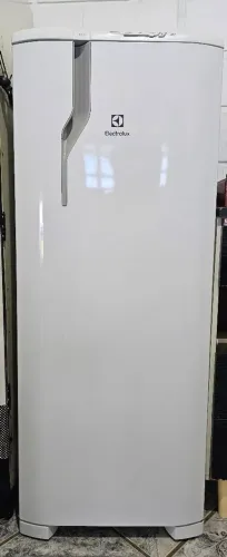 Refrigerador Electrolux Degelo Autolimpante 240 Litros Branco 1 Porta RE31 Semi nova