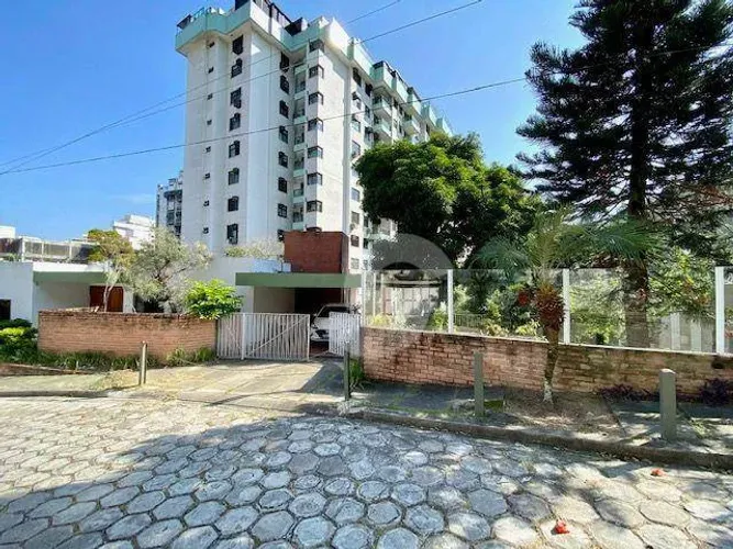 Casa com 4 dormitórios à venda em vila de Santa Rosa