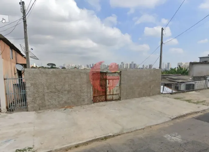 Terreno padrão à venda com 300m² - No bairro Vila Nair