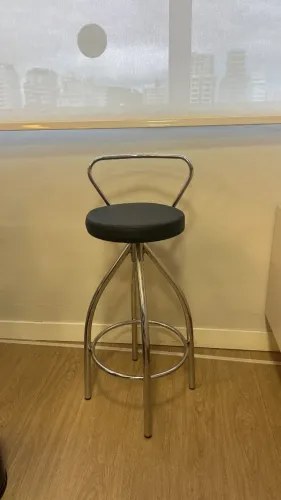 BANQUETA ARTOIS CROMADA - ELEGANTE E SOFISTICADA