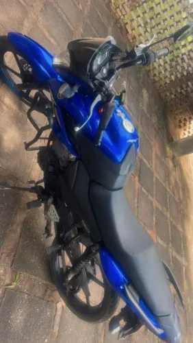 Moto bem conservada  meu zap *25