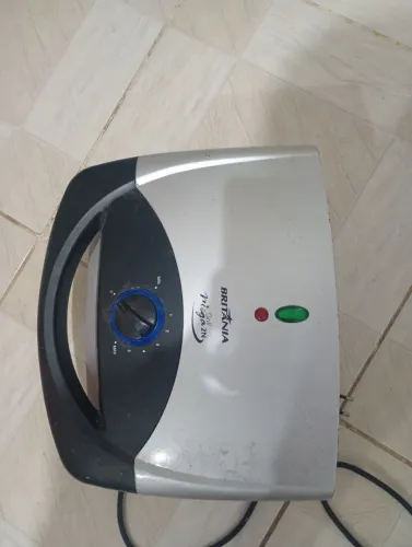 Sanduicheira Britânia Grill