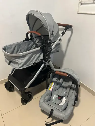 Carrinho e Bebê Conforto Infanti Novo