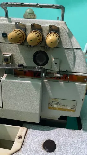 Máquina de costura 
