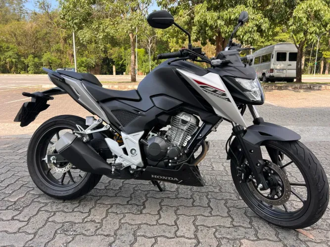 HONDA TWISTER CB300F 2666km