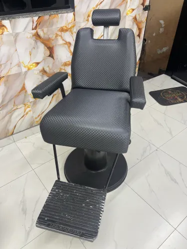CADEIRA BARBEARIA RECLINÁVEL REFORMADO ESTOFADO NÃO FAZ 3 MESES