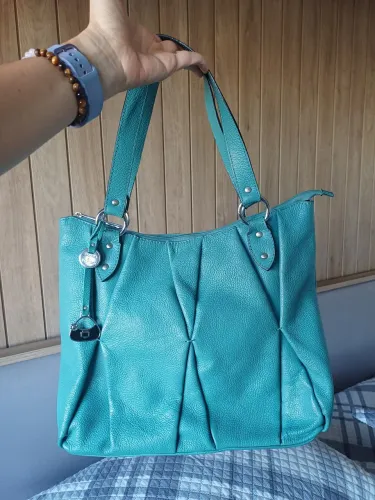 Bolsa em couro azul claro