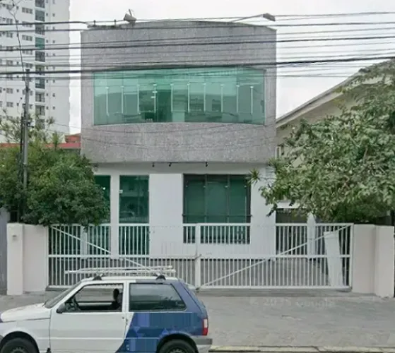 Terreno bem localizado em avenida de Santos - com 292,80 m² e área construída de 202,70 m²