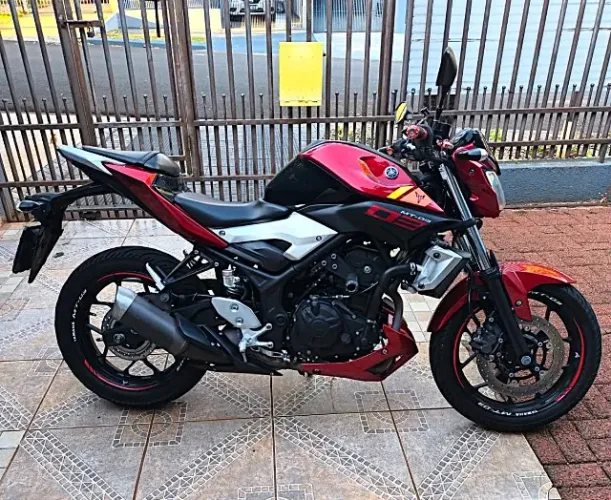 MT-03 Yamaha 2017 impecável!