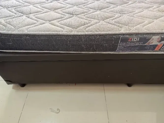 Pra vender hoje - BAIXEI - Colchão Queen Size D33 - Pouco Uso