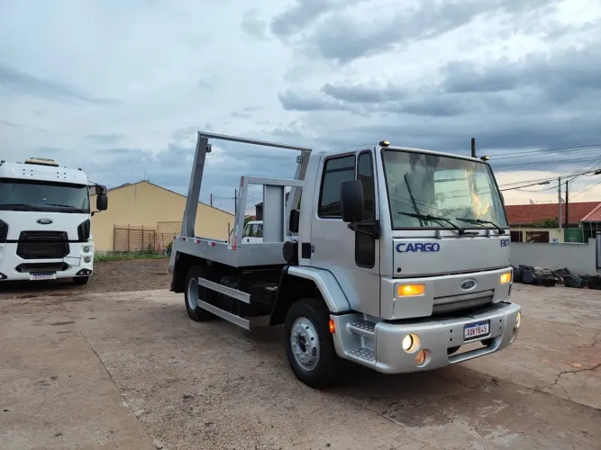 FORD 1317 ? ANO 2011 À VENDA