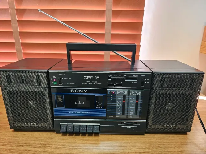 Rádio Cassete Sony CFS-15