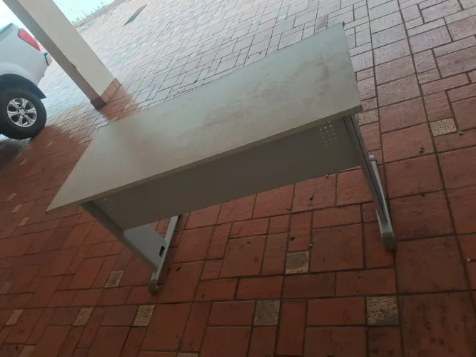 Mesa de computador grande